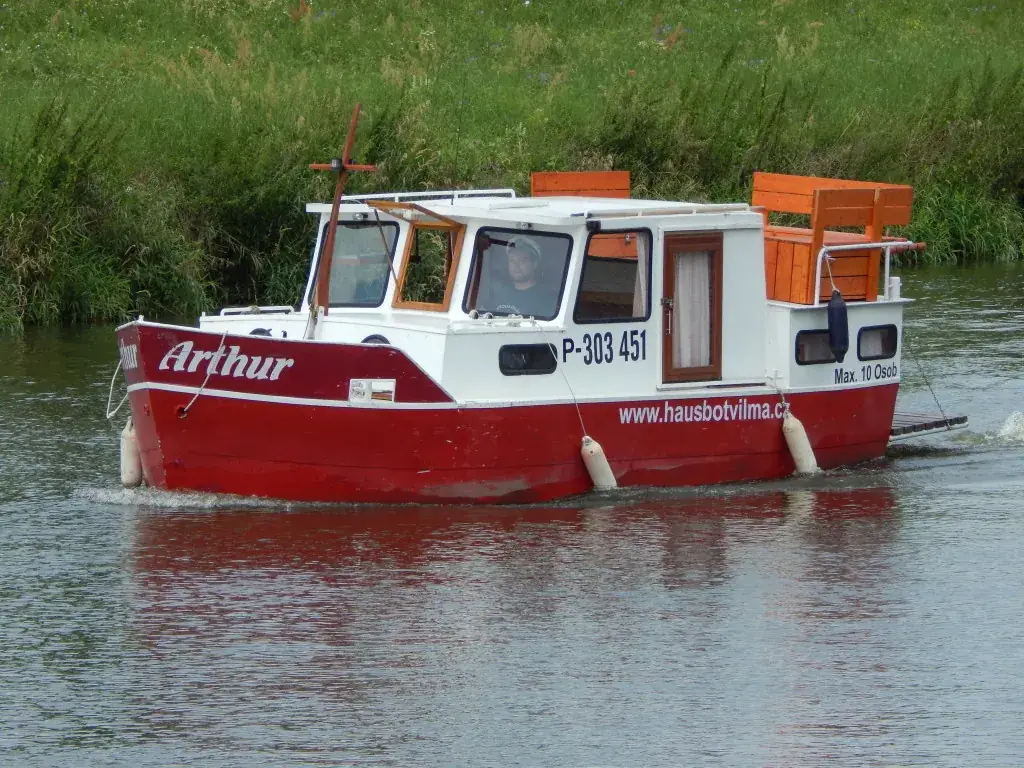 Kanálová loď Arthur