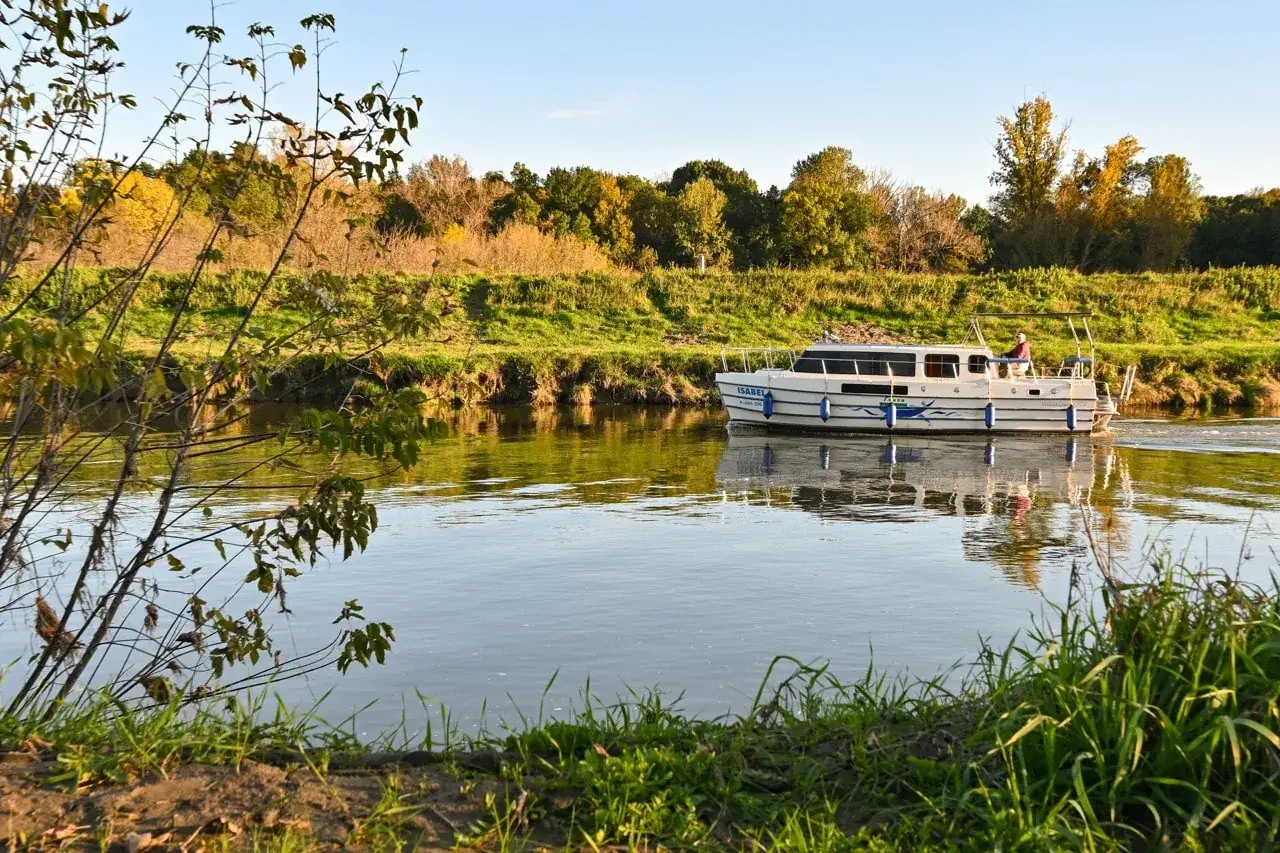 Obytná loď Isabela