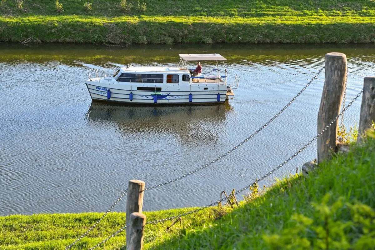 Obytná loď Isabela