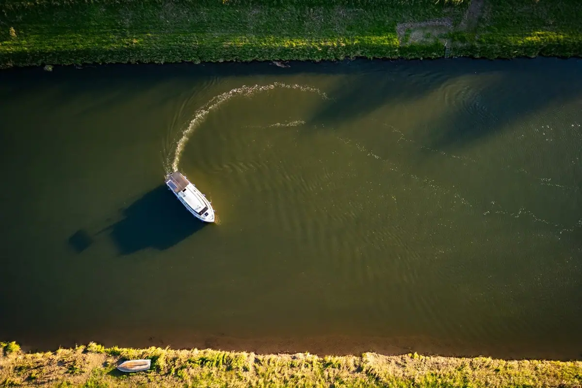 Obytná loď Isabela